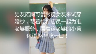 高颜值脸圆圆的女孩，厕所遇上就拍一番，来大姨妈了啊 还在滴着小血~