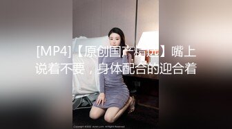 风骚气质女神！随着音乐摇摆！性感吊带黑丝袜，M腿揉搓骚穴，妹妹好想要，跳蛋假屌双管齐下