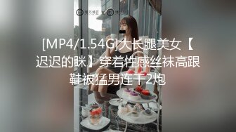 [MP4]专找阿姨玩两小伙3P淫骚熟女加钱再来一炮前面口交后面扣穴