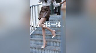 白天白领晚上浓妆艳抹的性感兼职女郎