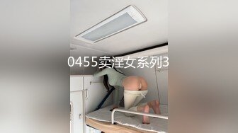 【新片速遞】&nbsp;&nbsp;大叔跟小伙激情4P干两个骚逼少妇，全程露脸大秀啪啪看看谁草的猛，场面淫乱刺激多体位蹂躏啪啪精彩不要错过[1.25G/MP4/01:52:12]