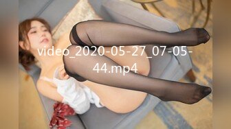 [MP4/802M]11/13最新 粉鲍少妇后入打飞机全力榨精简直爽翻天VIP1196