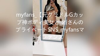 颜值不错的美女主播露脸激情大秀，颜值高身材好抖动骚奶子艳舞诱惑，掰开骚穴看特写展示，跟狼友互动撩骚